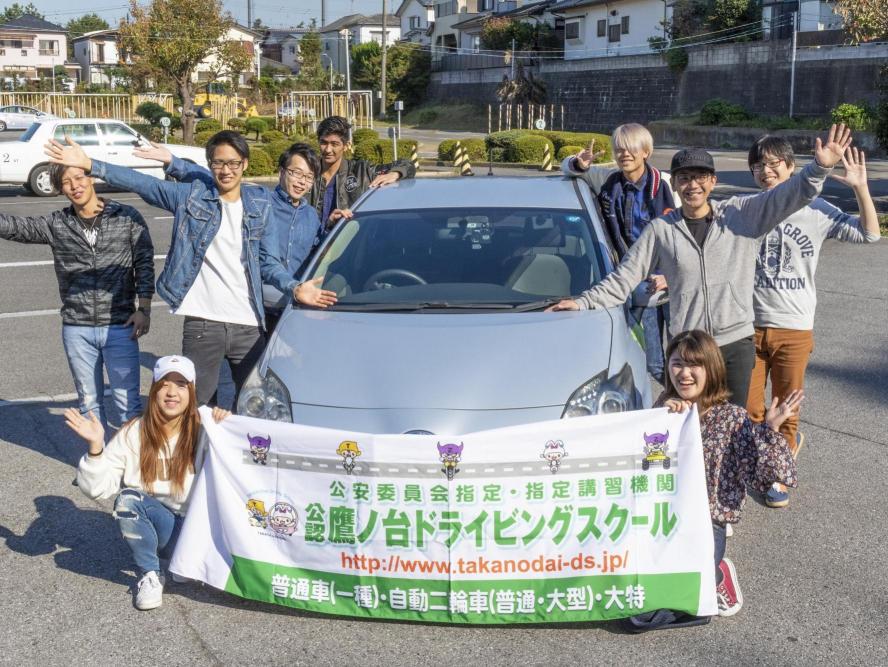 合宿免許参加者の年齢層や男女比率は １人で参加しても大丈夫 カーライフお役立ちコラム